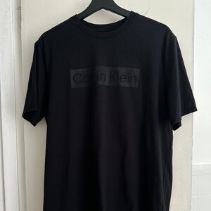 NEW black T-shirt tee Calvin Klein, graphics logo size M medium